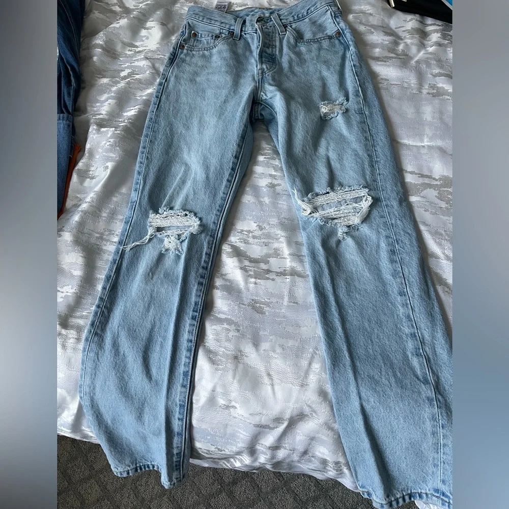 Levi’s - Picture 2 of 9